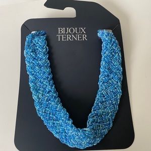STUNNING STATEMENT NECKLACE - NEVER WORN